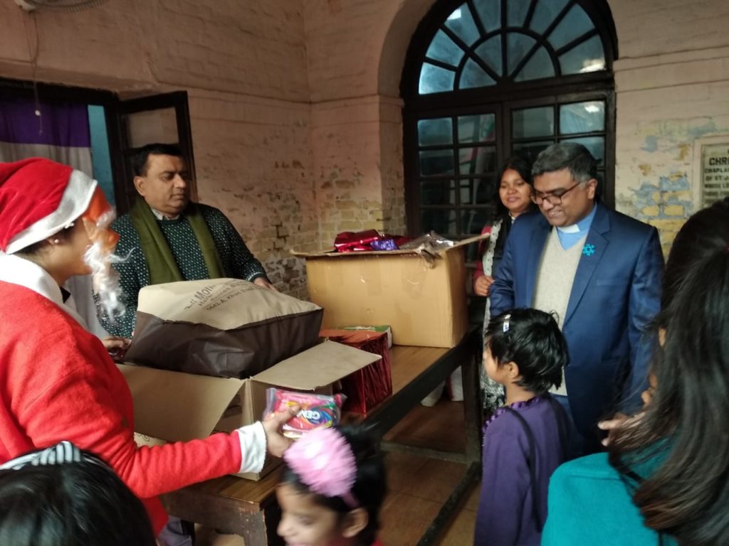 Kilkari Children getting Christmas gift